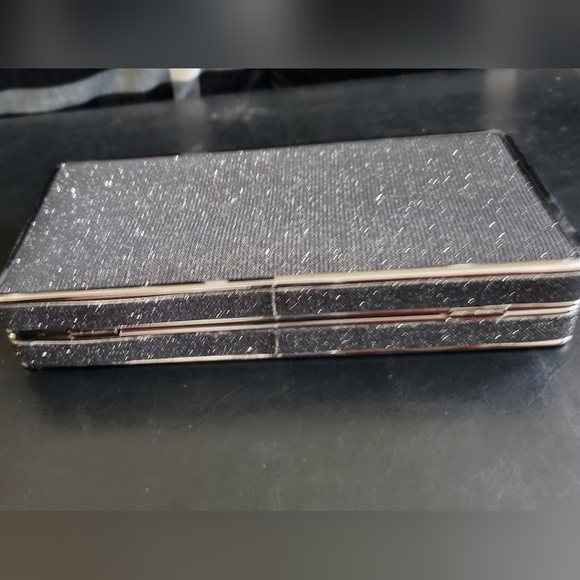 *3/$20 Hard Shell Glitter clutch - Picture 4 of 5